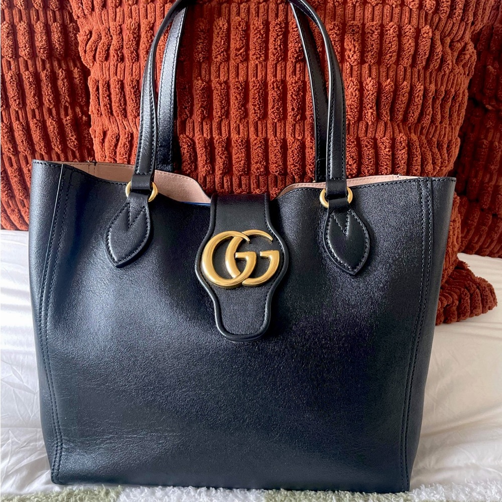 Gucci Black Medium Double G Tote Leather Bag Never Used! With All it’s Papers